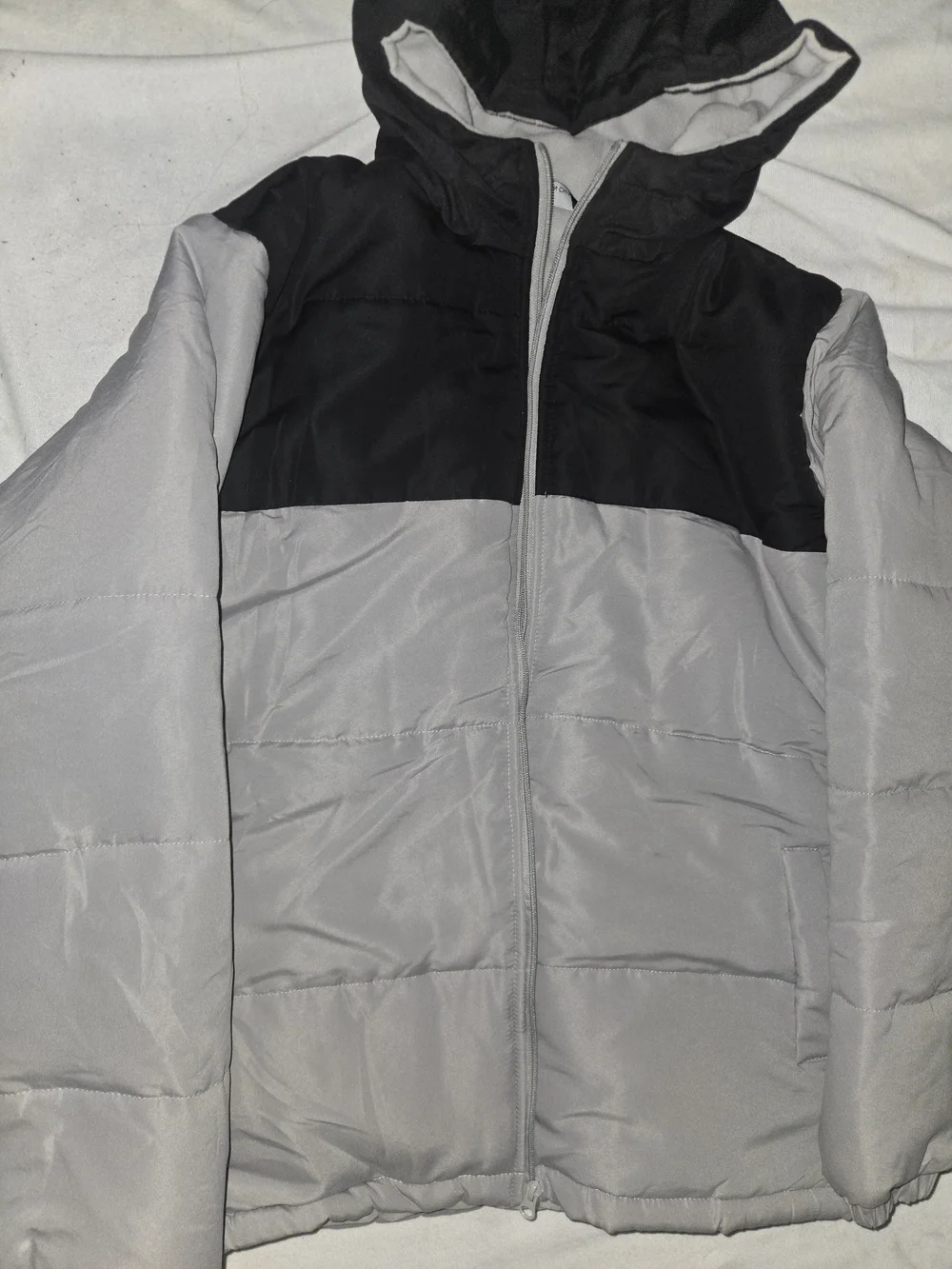 Men's Two-Tone Hooded Puffer Jacket - Gray/Black